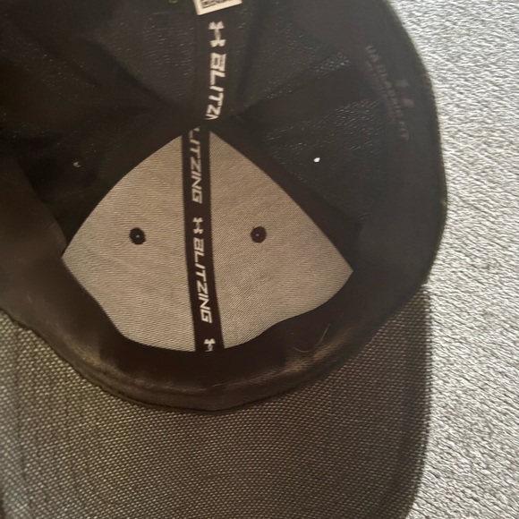 Under Armour Charcoal Gray Hat - Picture 5 of 5